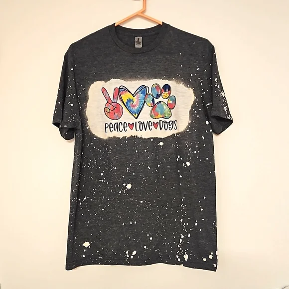GILDAN 'Peace Love Dogs' multicolor graphic tee gray Medium faux splatter - Picture 1 of 6